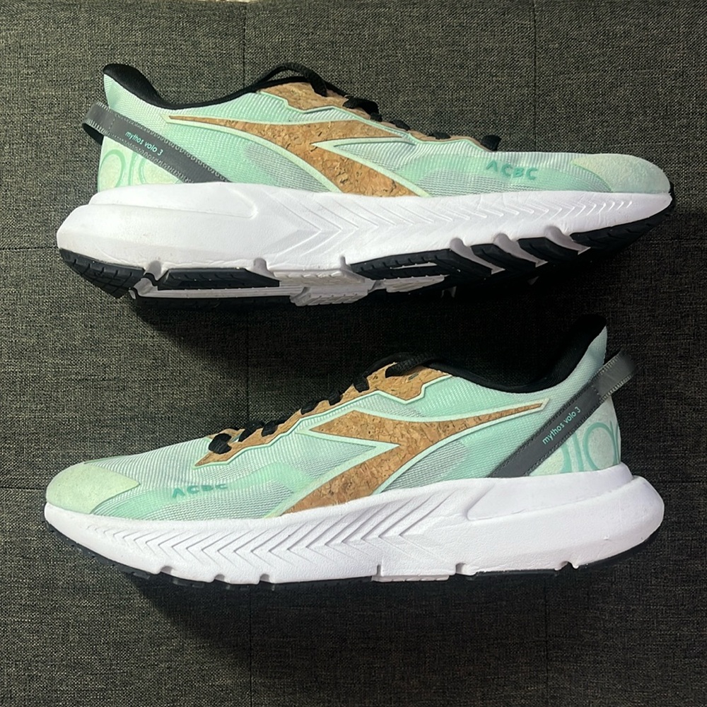 Diadora Mythos Volo 3 Womens US Size 9